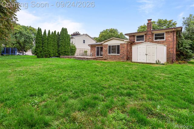 5055 Tyler Drive, Troy, MI 48085