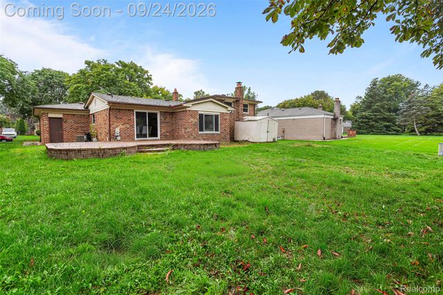 5055 Tyler Drive, Troy, MI 48085
