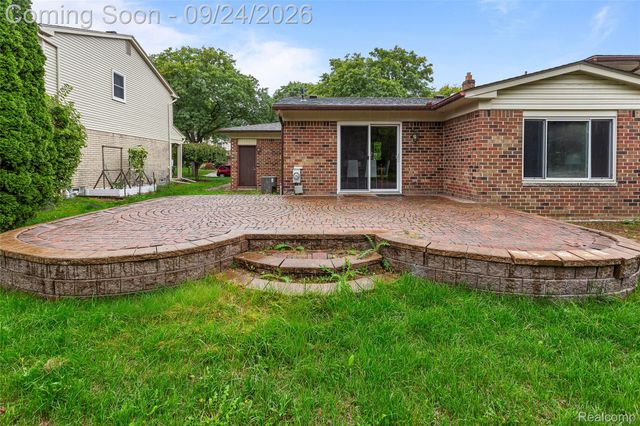 5055 Tyler Drive, Troy, MI 48085