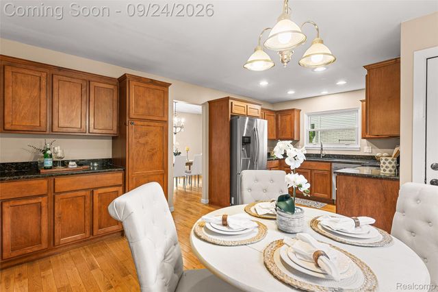 5055 Tyler Drive, Troy, MI 48085