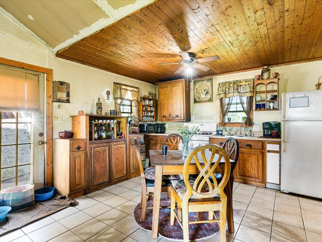 801 Walker Creek Road, Ennis, TX 75119