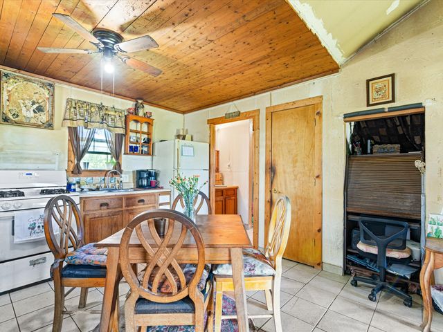 801 Walker Creek Road, Ennis, TX 75119