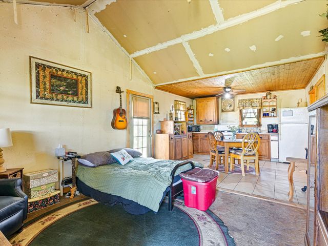 801 Walker Creek Road, Ennis, TX 75119