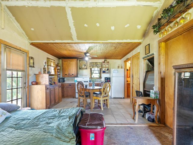 801 Walker Creek Road, Ennis, TX 75119