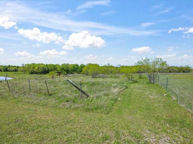801 Walker Creek Road, Ennis, TX 75119