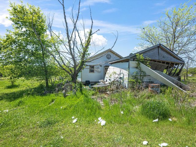 801 Walker Creek Road, Ennis, TX 75119