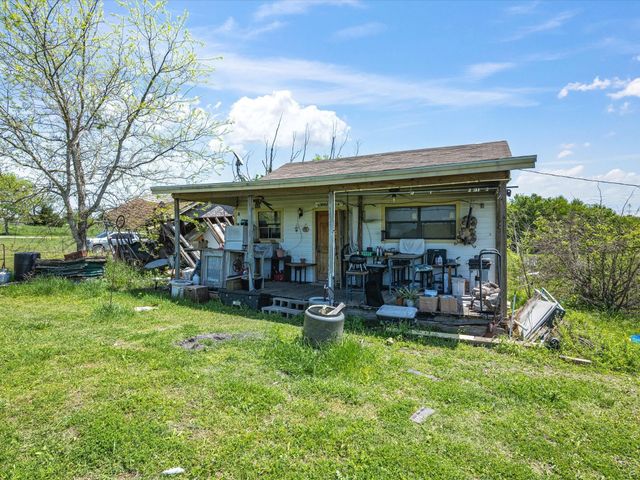 801 Walker Creek Road, Ennis, TX 75119
