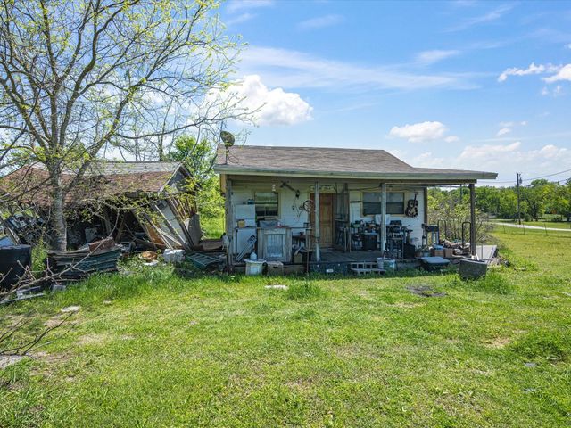 801 Walker Creek Road, Ennis, TX 75119