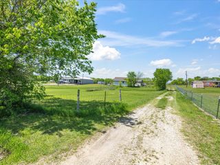 801 Walker Creek Road, Ennis, TX 75119