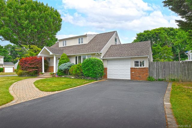 1238 Garden Place, Wantagh, NY 11793