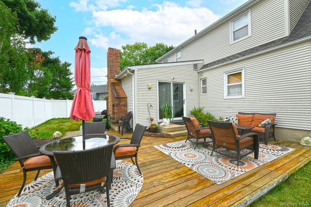 1238 Garden Place, Wantagh, NY 11793