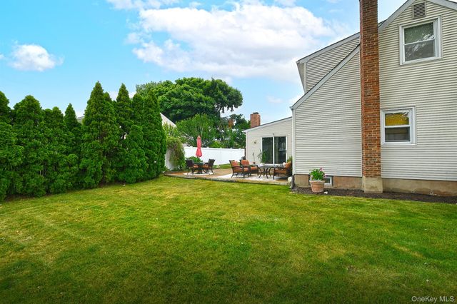 1238 Garden Place, Wantagh, NY 11793