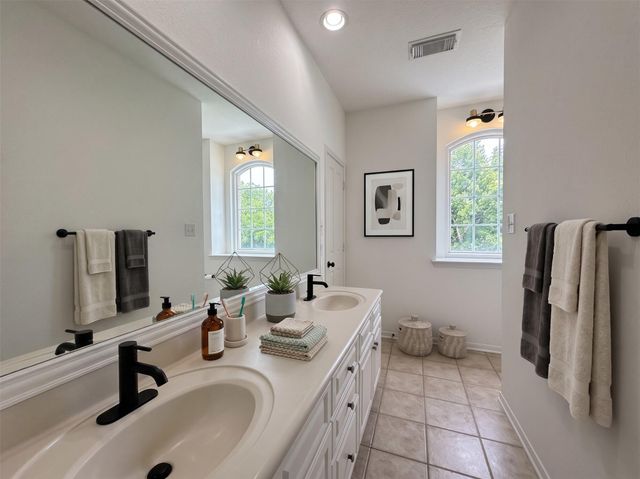 94 S Longsford Circle, The Woodlands, TX 77382