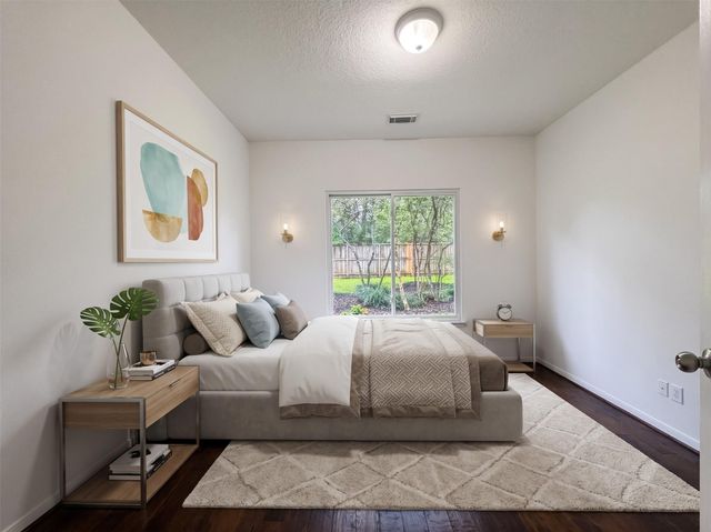 94 S Longsford Circle, The Woodlands, TX 77382