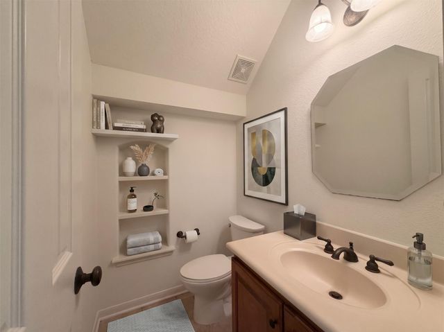 94 S Longsford Circle, The Woodlands, TX 77382