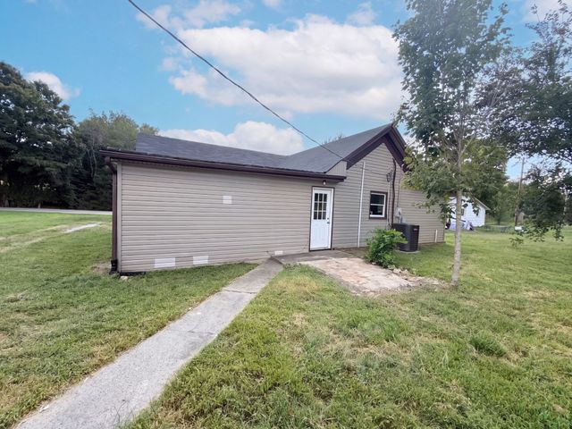 2545 W Mount Vernon Rd, Bethpage, TN 37022