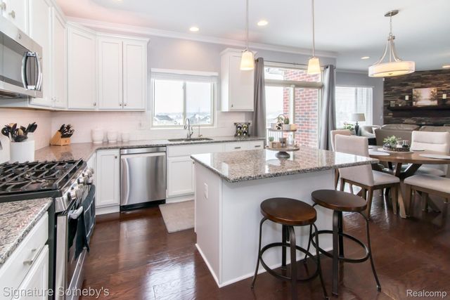 464 Overlook Drive, Oxford Charter Township, MI 48371