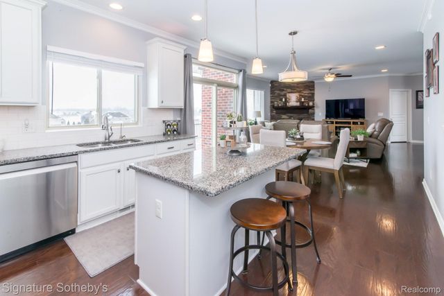 464 Overlook Drive, Oxford Charter Township, MI 48371