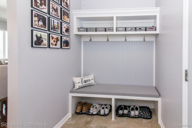 464 Overlook Drive, Oxford Charter Township, MI 48371