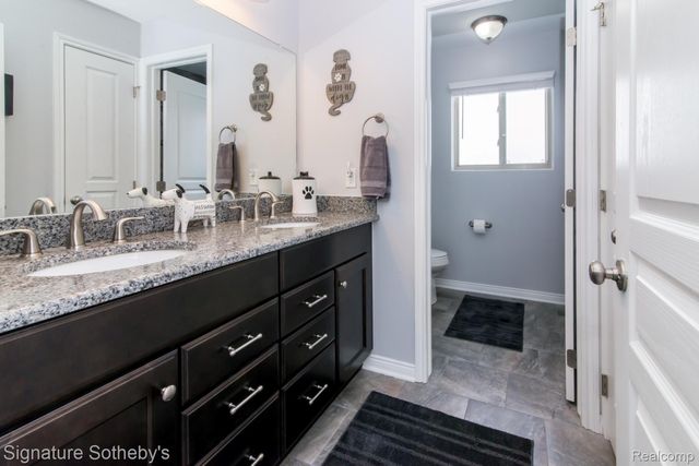 464 Overlook Drive, Oxford Charter Township, MI 48371