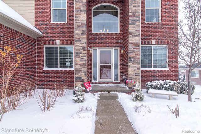 464 Overlook Drive, Oxford Charter Township, MI 48371