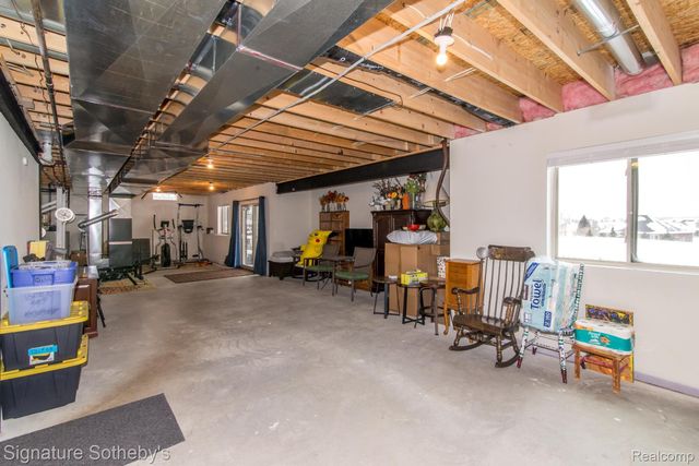 464 Overlook Drive, Oxford Charter Township, MI 48371