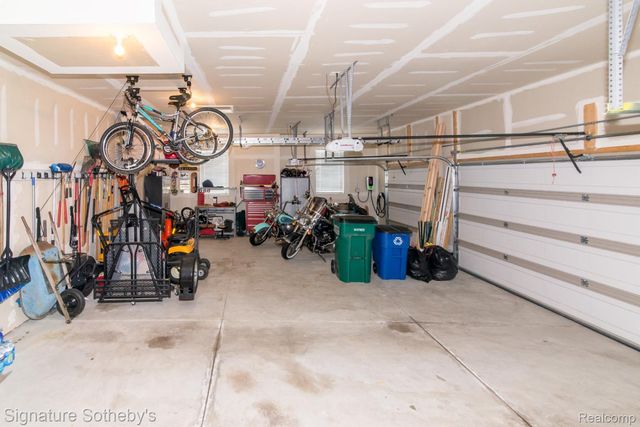 464 Overlook Drive, Oxford Charter Township, MI 48371