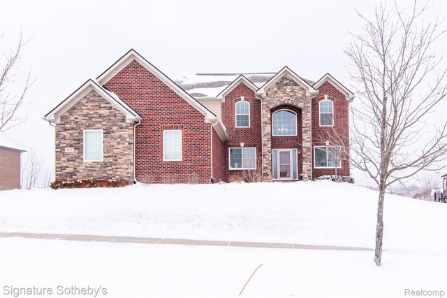 464 Overlook Drive, Oxford Charter Township, MI 48371