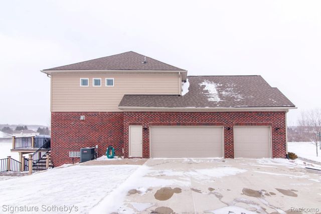 464 Overlook Drive, Oxford Charter Township, MI 48371