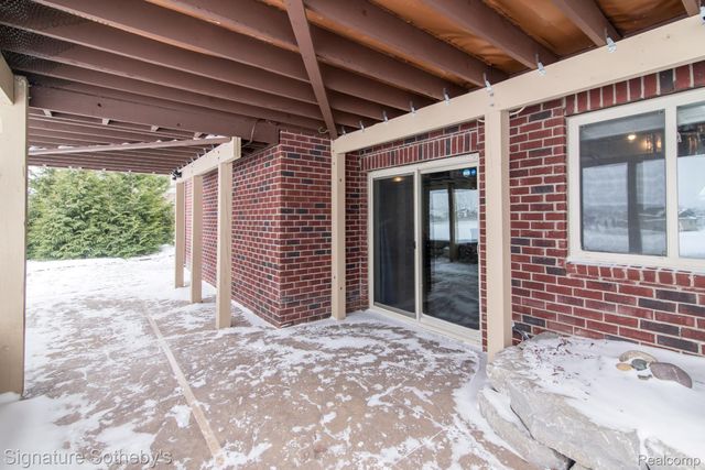 464 Overlook Drive, Oxford Charter Township, MI 48371