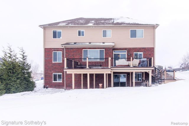 464 Overlook Drive, Oxford Charter Township, MI 48371