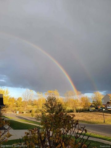 464 Overlook Drive, Oxford Charter Township, MI 48371