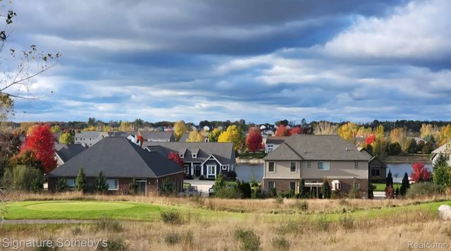 464 Overlook Drive, Oxford Charter Township, MI 48371