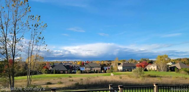 464 Overlook Drive, Oxford Charter Township, MI 48371