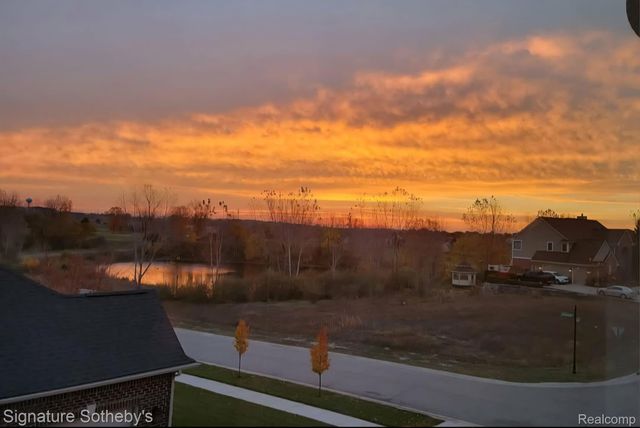 464 Overlook Drive, Oxford Charter Township, MI 48371