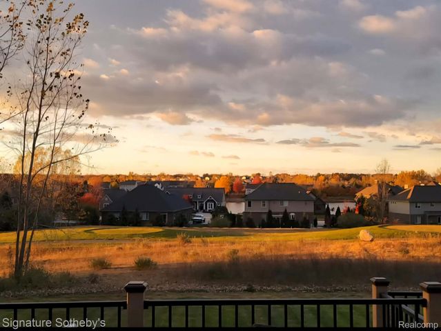 464 Overlook Drive, Oxford Charter Township, MI 48371
