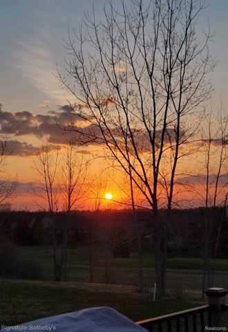 464 Overlook Drive, Oxford Charter Township, MI 48371