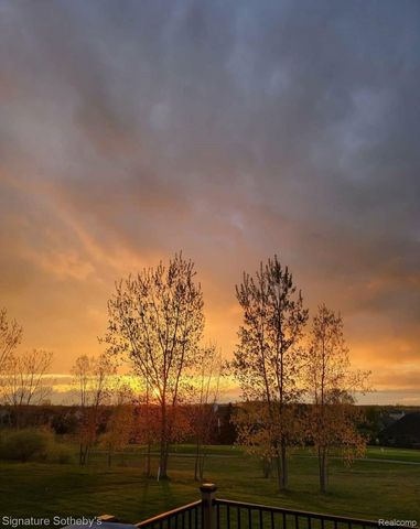 464 Overlook Drive, Oxford Charter Township, MI 48371