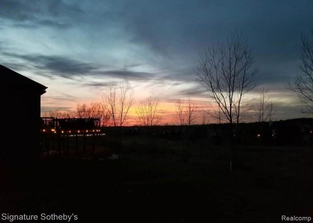 464 Overlook Drive, Oxford Charter Township, MI 48371