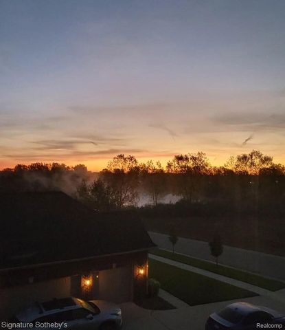 464 Overlook Drive, Oxford Charter Township, MI 48371