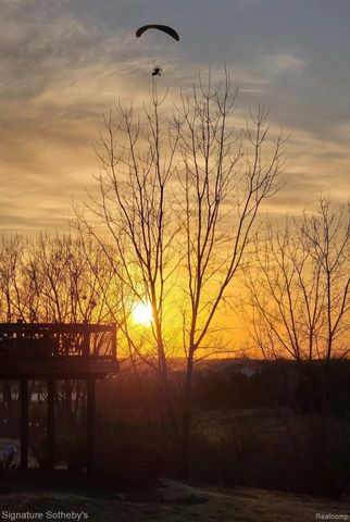 464 Overlook Drive, Oxford Charter Township, MI 48371