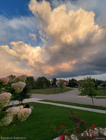 464 Overlook Drive, Oxford Charter Township, MI 48371