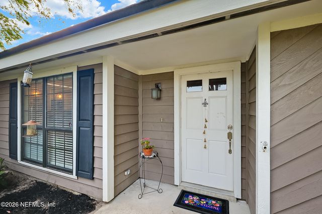 1834 BUCCANEER Circle E, Jacksonville, FL 32225