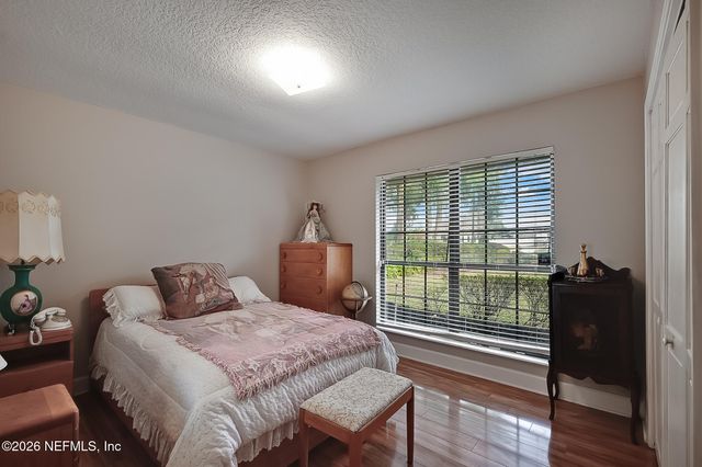 1834 BUCCANEER Circle E, Jacksonville, FL 32225