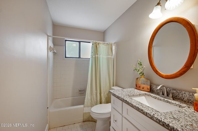 1834 BUCCANEER Circle E, Jacksonville, FL 32225