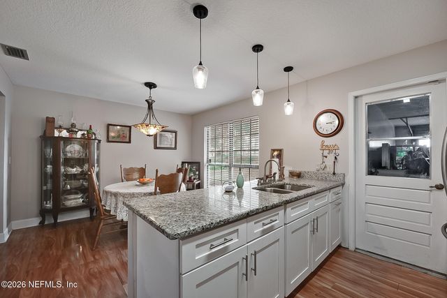 1834 BUCCANEER Circle E, Jacksonville, FL 32225