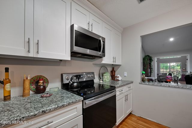 1834 BUCCANEER Circle E, Jacksonville, FL 32225