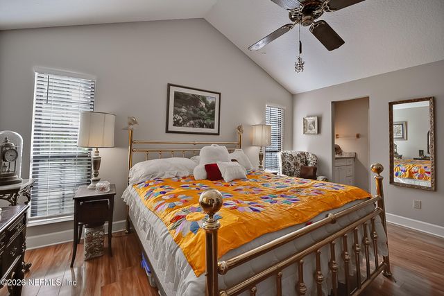 1834 BUCCANEER Circle E, Jacksonville, FL 32225