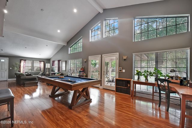 1834 BUCCANEER Circle E, Jacksonville, FL 32225