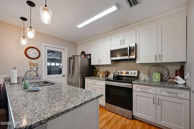 1834 BUCCANEER Circle E, Jacksonville, FL 32225